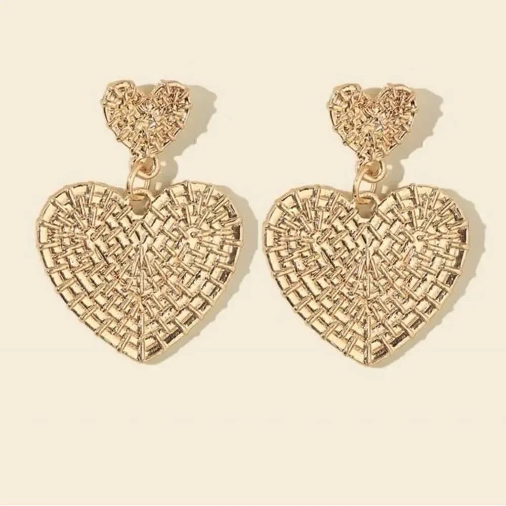 Heart drop earrings N928